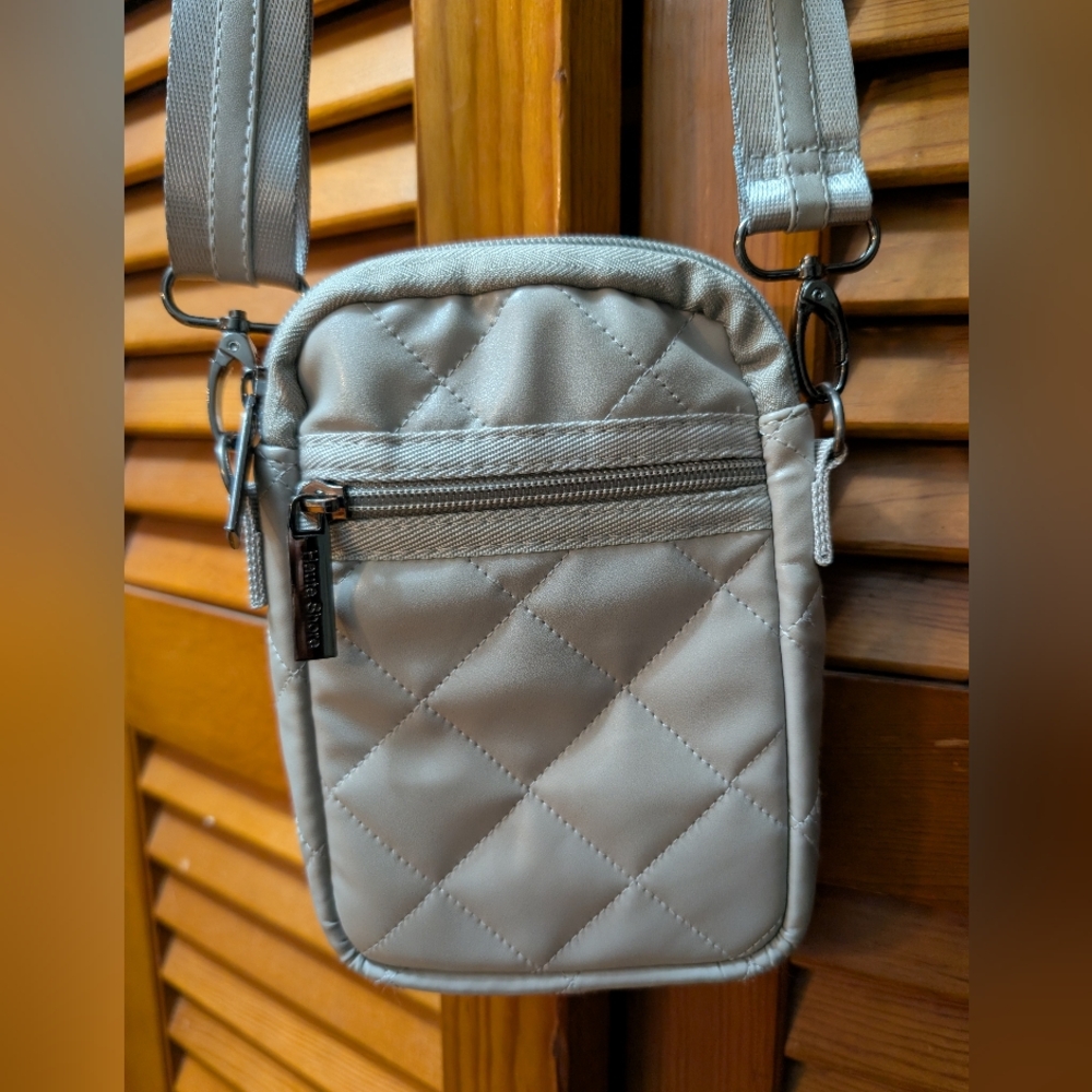 HAUTE SHORE Quilted Bag with Black and Gray Accents